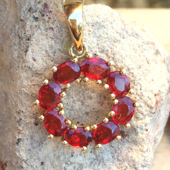 Genuine Ruby Circle Pendant 9K Yellow Gold ~2cts Real Gemstones - Picture 15 of 16